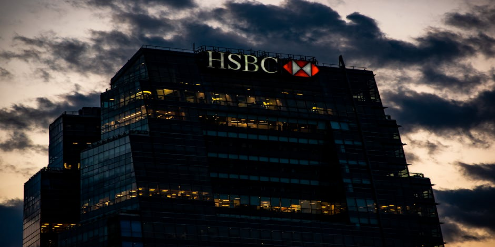 Bank of England Governor Andrew Bailey Signals Ongoing Rate Cuts as UK Consumers Remain Cautious