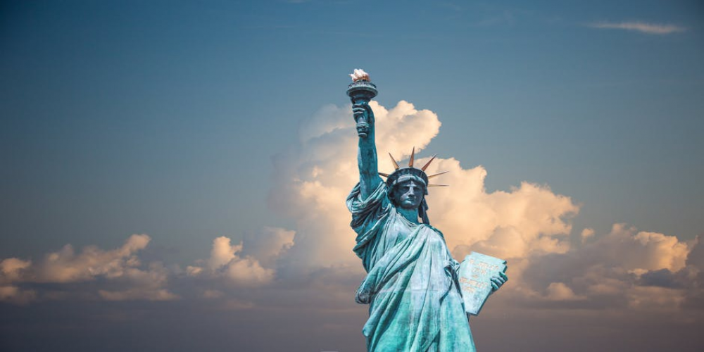 United States Gold Reserves Reach Historic $1 Trillion Valuation Amidst Sustained Rally