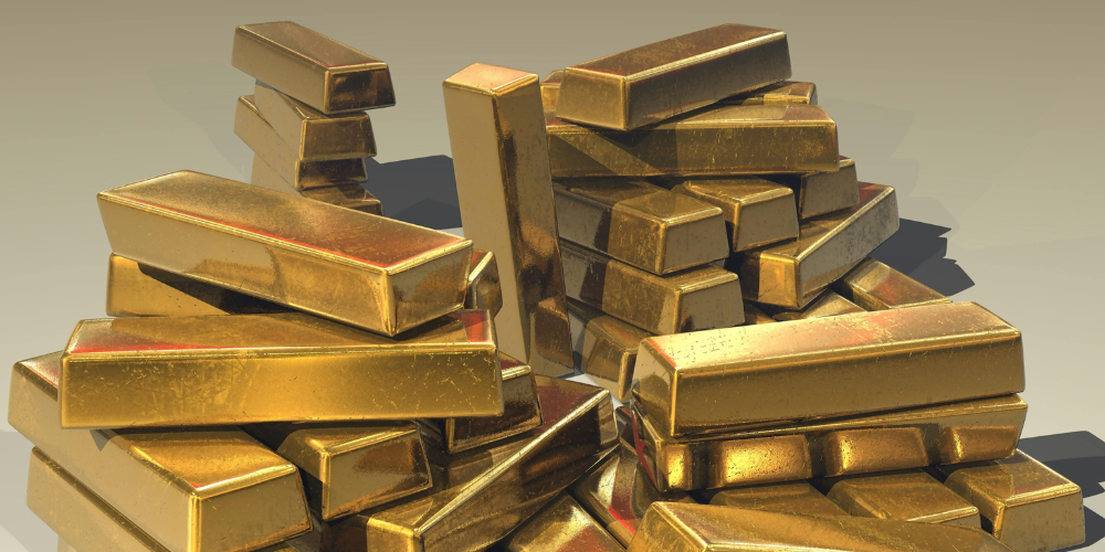 Gold Defies Market Downturn as Adam Button Highlights Its Impressive Resilience