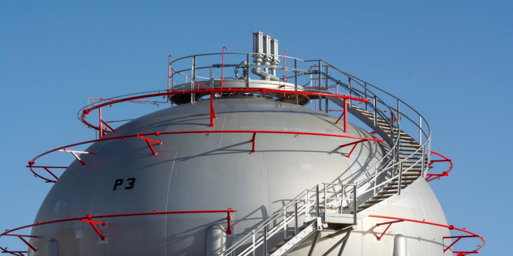 Natural Gas and Oil Sector Faces Urgent Investment Call to Avoid Stagnation
