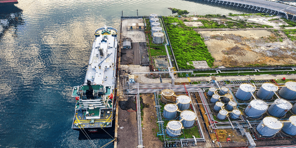 Energy Markets Diverge: WTI Crude Oil Declines, Natural Gas Rises Amid OPEC+ Scrutiny and US Dollar Stability