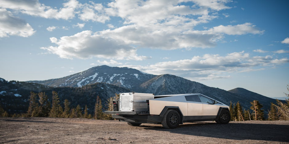 Tesla Delivers Record EVs, But Shares Slide on Tax Credit Expiry