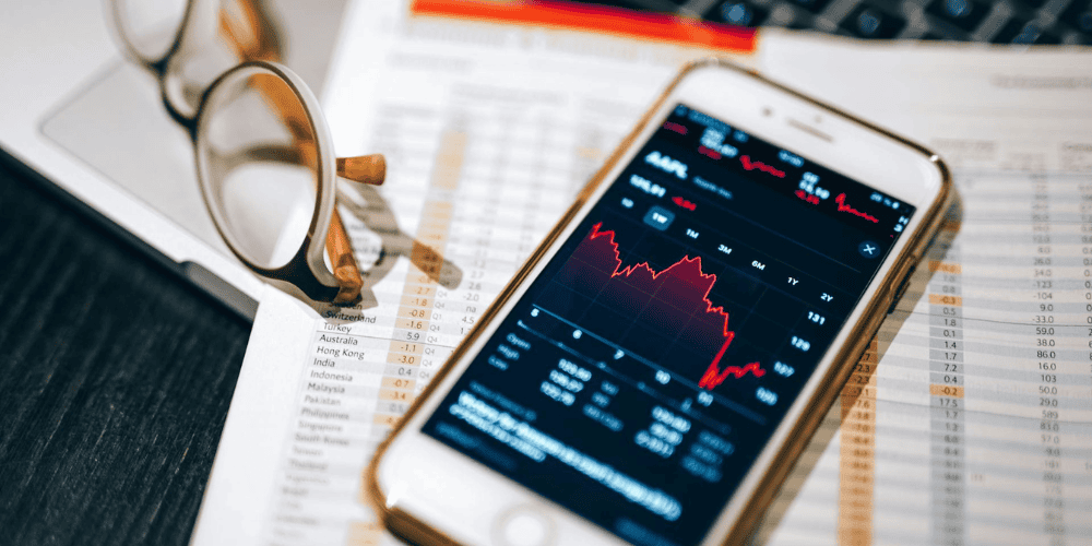 UBS Forecasts 93% US Recession Chance, Shifting Market Focus